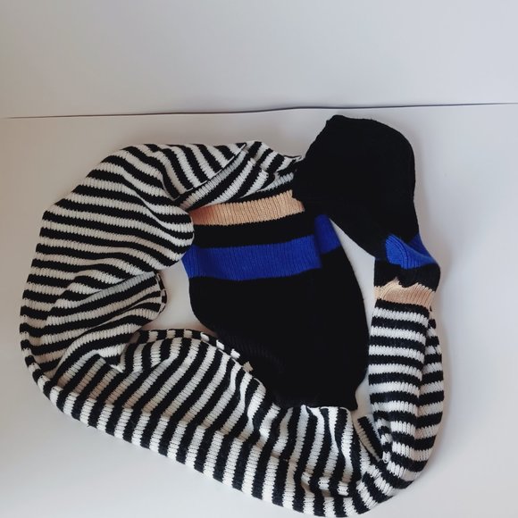 White, black, blue and tan scarf. Lightweight sweater.r material. - Picture 5 of 6